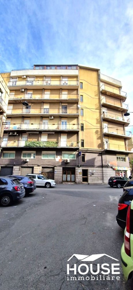 Apartamento de 4 divisões em Paternò, Italy N.º 47941