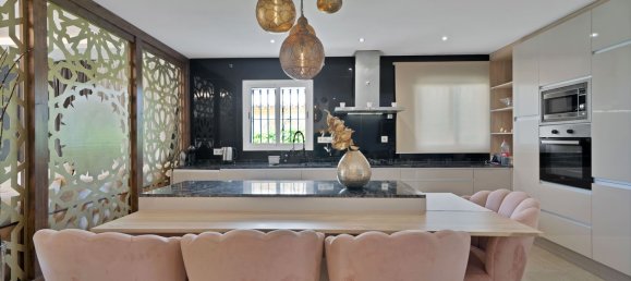 4 bedrooms Villa in Marbella, Spain No. 147573 12