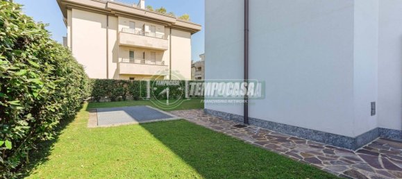 Apartamento de 2 dormitorios en Vimercate, Italy No. 337469 4