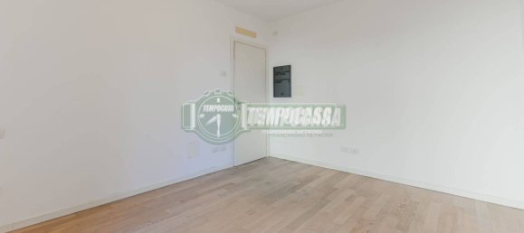 Apartamento de 2 dormitorios en Vimercate, Italy No. 337469 13