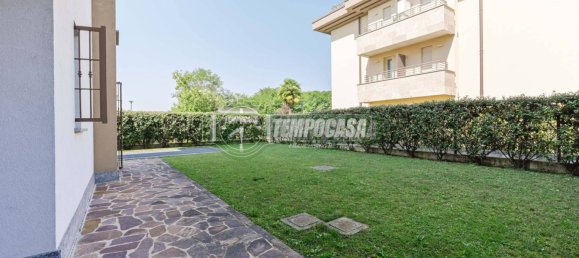 Apartamento de 2 dormitorios en Vimercate, Italy No. 337469 3