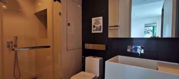 Apartamento com 2 quartos em condomínio em Khlong San, Thailand N.º 9817 6
