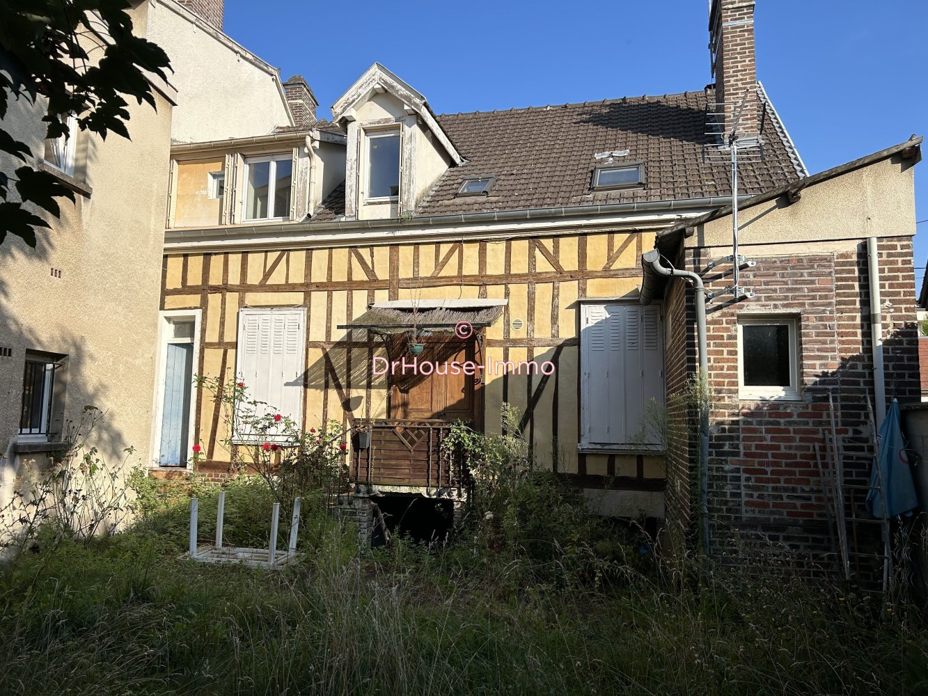 Edificio de 8 habitaciónes en Troyes, France No. 48996