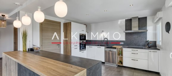 4 bedrooms Apartment in Haute-Savoie, France No. 202036 5