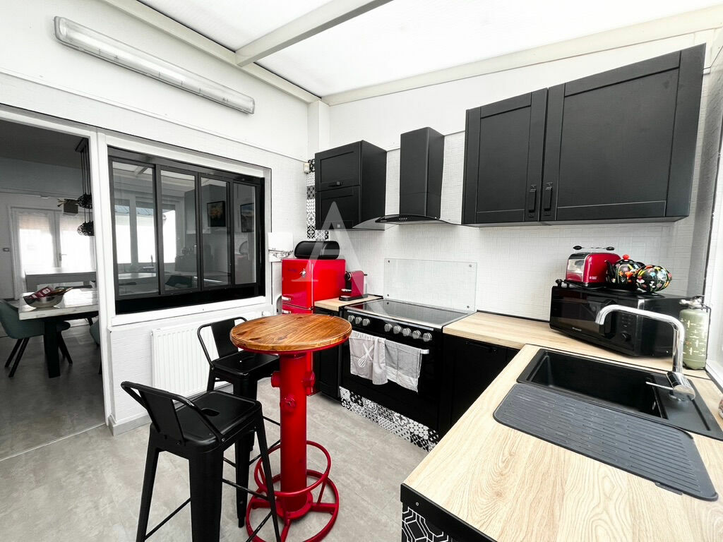 Casa de 3 dormitorios en Cucq, France No. 158117