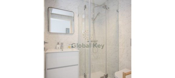 3 bedrooms Apartment in Porto, Portugal No. 97138 16