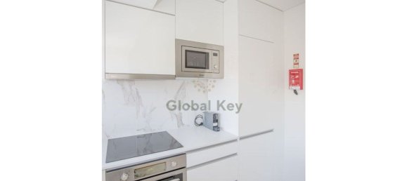 3 bedrooms Apartment in Porto, Portugal No. 97138 19
