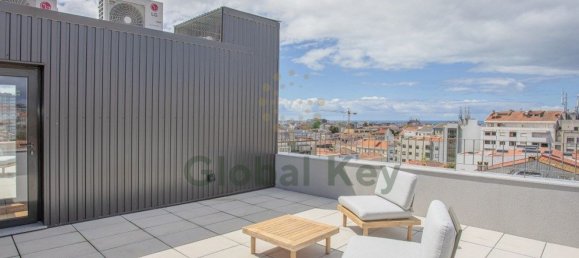 3 bedrooms Apartment in Porto, Portugal No. 97138 3