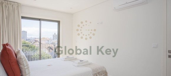 3 bedrooms Apartment in Porto, Portugal No. 97138 6