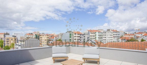 3 bedrooms Apartment in Porto, Portugal No. 97138 4