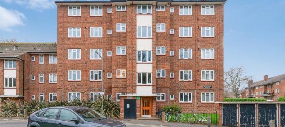 2 bedrooms Apartment in London, United Kingdom No. 9929 3