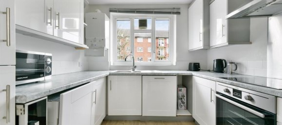 2 bedrooms Apartment in London, United Kingdom No. 9929 2