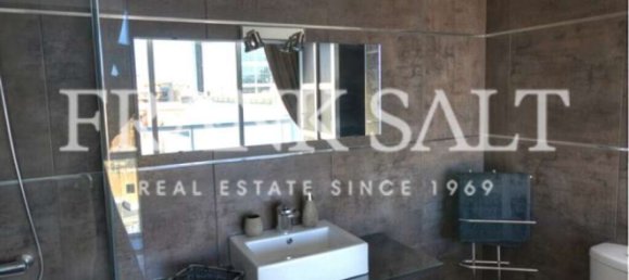 1 bedroom Penthouse in Saint Julian's, Malta No. 8876 5