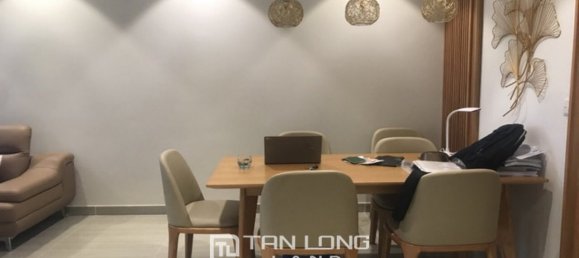 Apartamento de 3 dormitorios en Tay Ho, Vietnam No. 1056 4