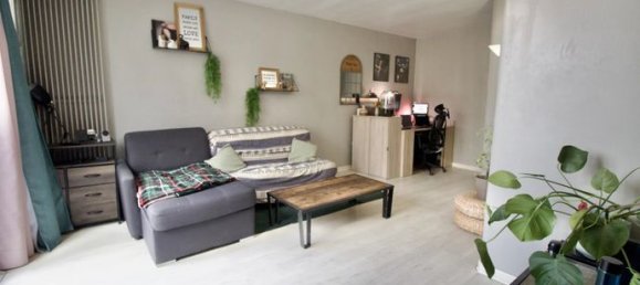 2 rooms Apartment in Elancourt, France No. 280055 4