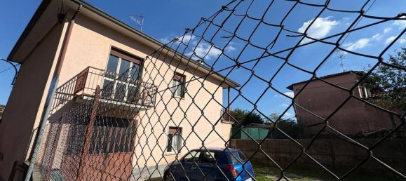 5 bedrooms House in Castronno, Italy No. 361309 2