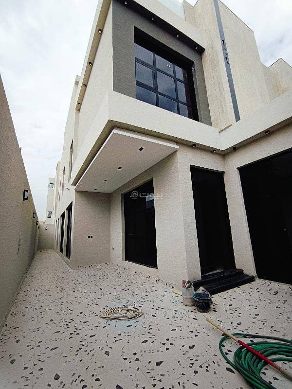 4 bedrooms Villa in Riyadh, Saudi Arabia No. 453