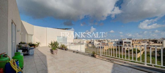 Ático de 3 dormitorios en Zebbug, Malta No. 2164 4