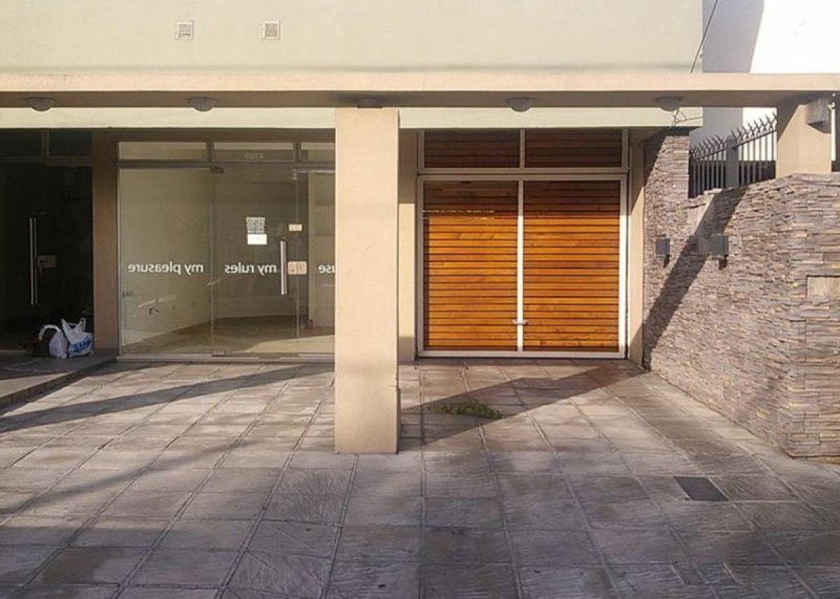 2 bedrooms Commercial property in Berazategui, Argentina No. 108689