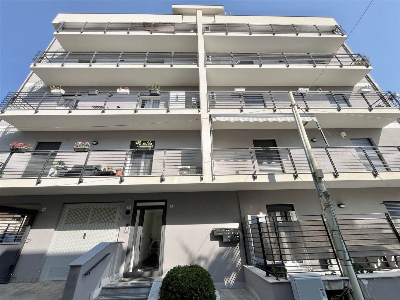 Apartamento de 3 dormitorios en Palermo, Italy No. 327266