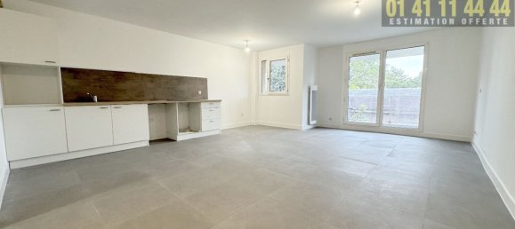 3 bedrooms Apartment in Asnieres-sur-Seine, France No. 183030 2