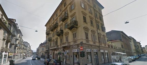 4 rooms Apartment in Turin, Italy No. 233151 2
