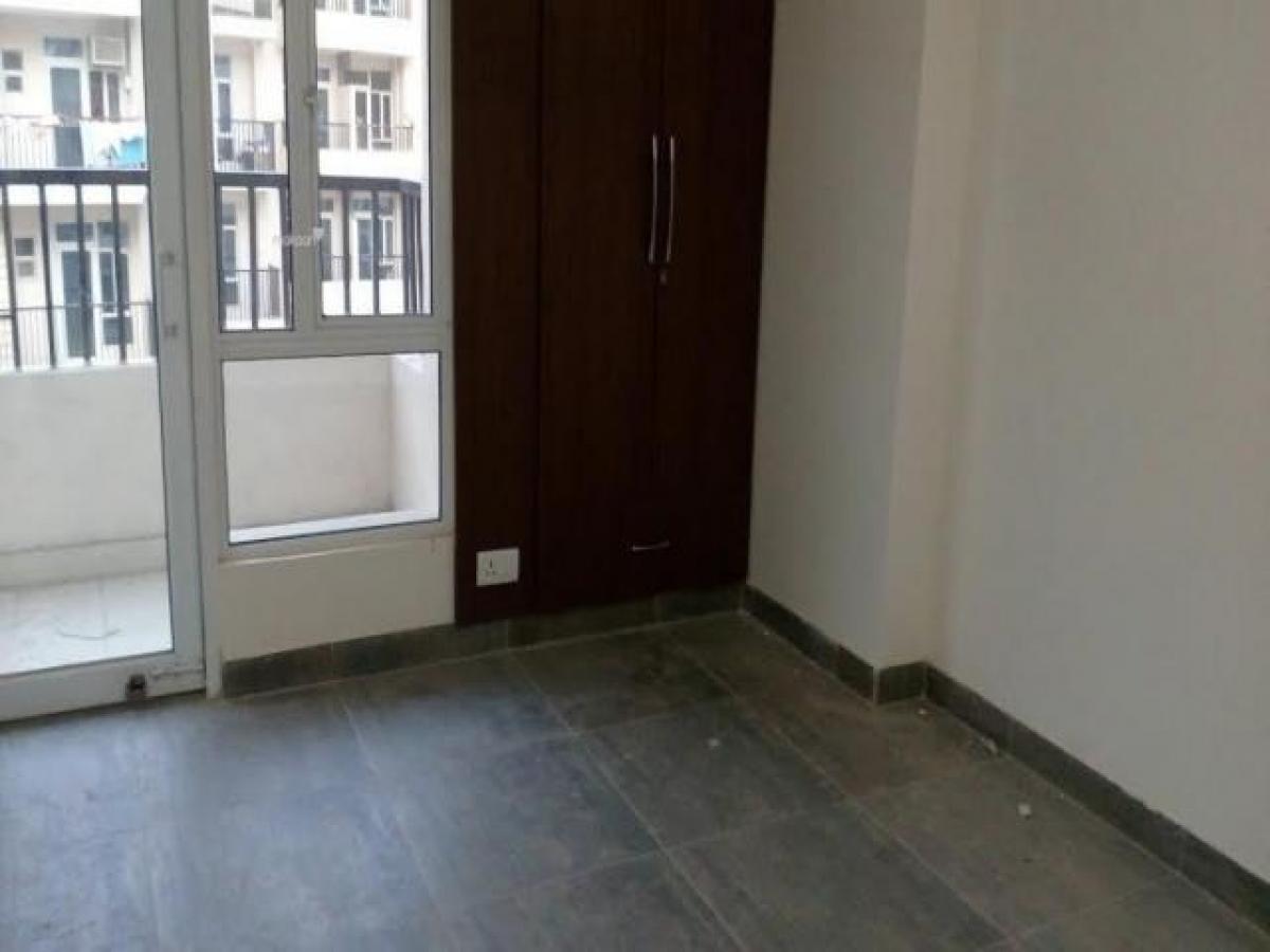 Casa de 3 dormitorios en Noida, India No. 66532