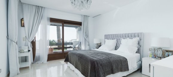 4 bedrooms Townhouse in El Paraiso, Spain No. 105921 11