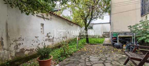 4 rooms Apartment in Cusano Milanino, Italy No. 103505 4