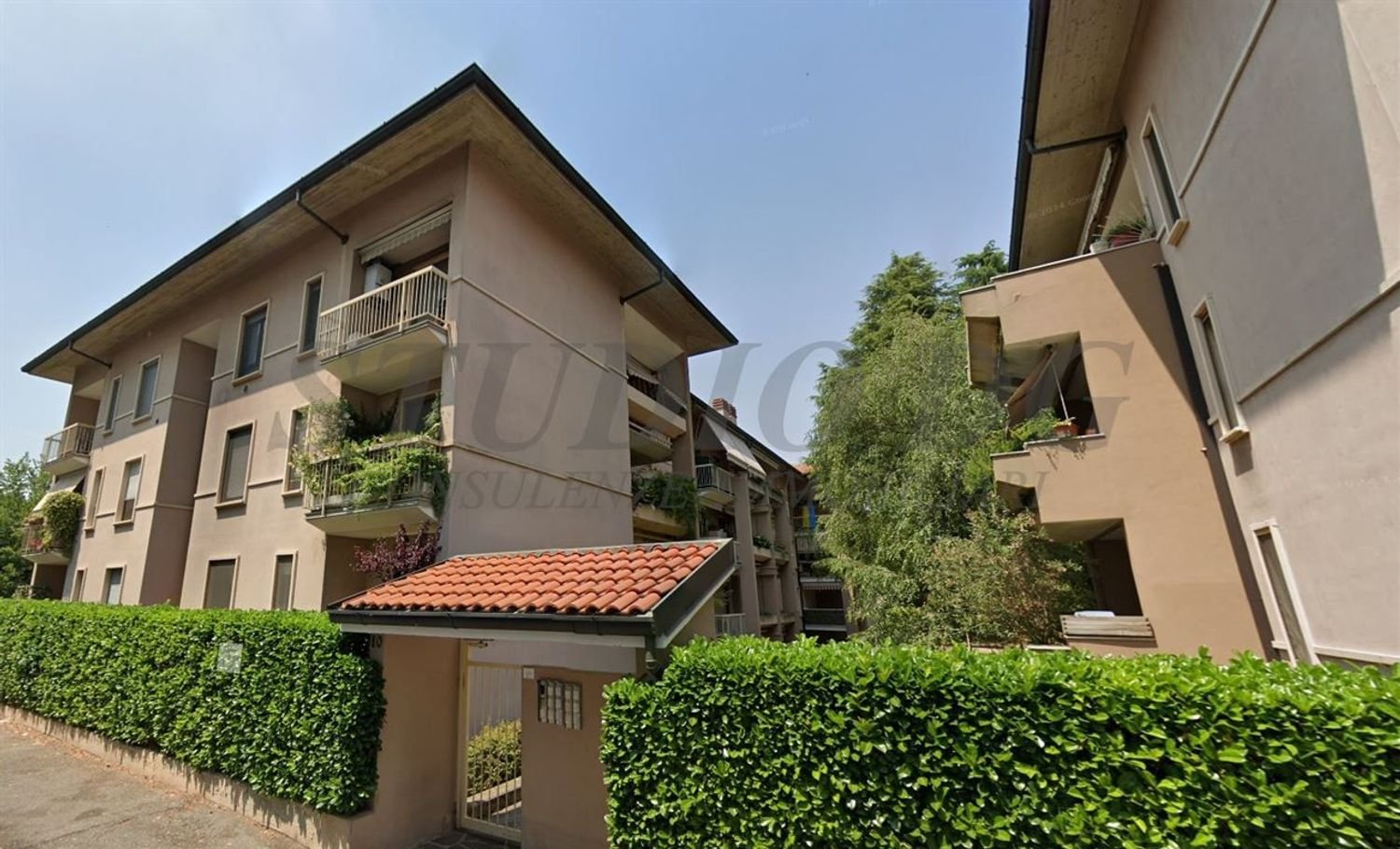  عقار تجاري في Paderno Dugnano, Italy 79متر مربع رقم 232964