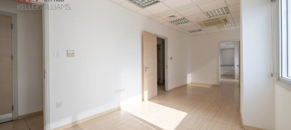 Oficina de 5 habitaciónes en Nicosia, Cyprus No. 26009 7