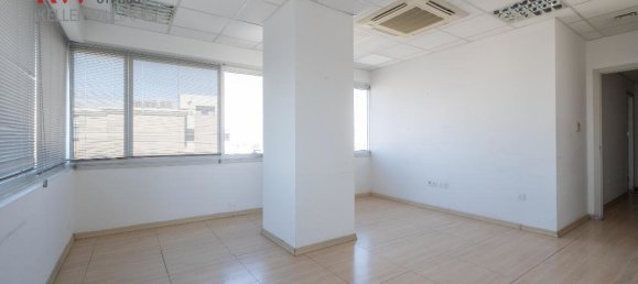 Oficina de 5 habitaciónes en Nicosia, Cyprus No. 26009 14