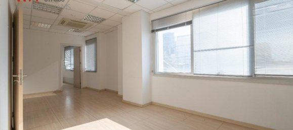 Oficina de 5 habitaciónes en Nicosia, Cyprus No. 26009 8