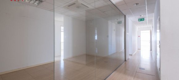 Oficina de 5 habitaciónes en Nicosia, Cyprus No. 26009 13