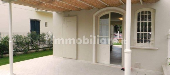 Villa de 2 dormitorios en Pietrasanta, Italy No. 227883 6