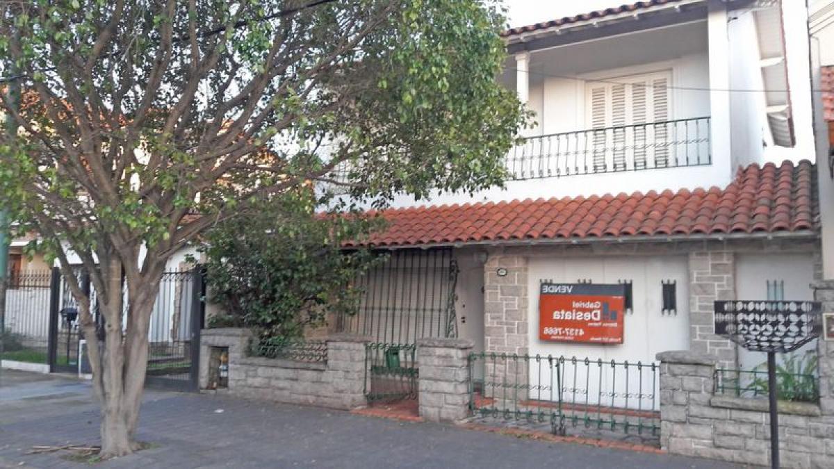 4 bedrooms House in Moron, Argentina No. 20877