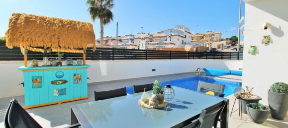 3 bedrooms House in Alicante, Spain No. 182063 7