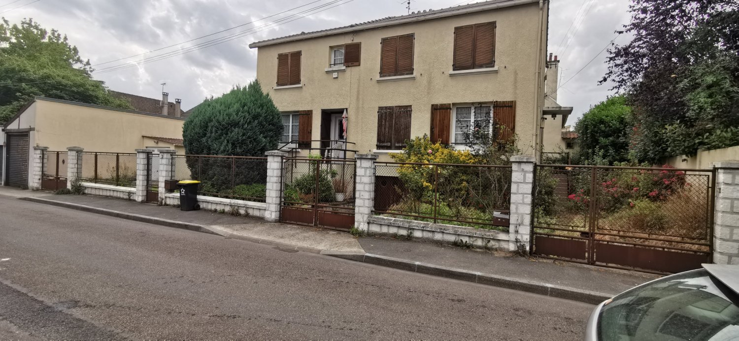 5 bedrooms House in Le Blanc-Mesnil, France No. 177612