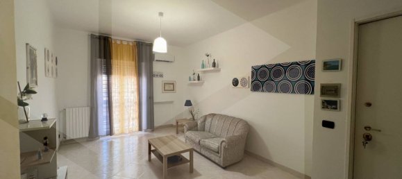 3 rooms Apartment in Bari, Italy No. 32790 15