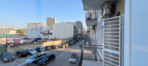 3 rooms Apartment in Bari, Italy No. 32790 36