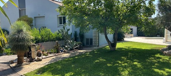 6 bedrooms Villa in Frontignan, France No. 309106 2