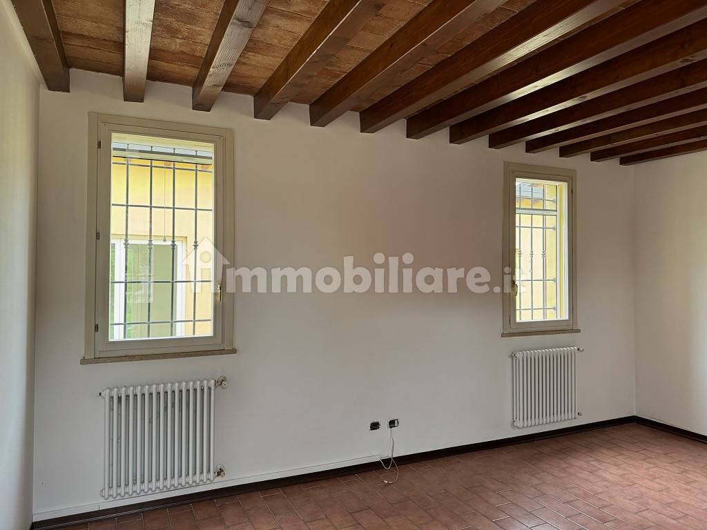 2 bedrooms Apartment in Modena, Italy No. 160099