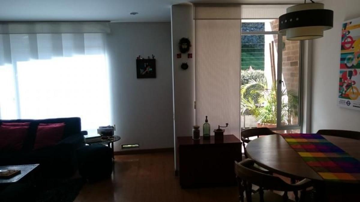 Casa de 3 dormitorios en Bogotá, Colombia No. 14309