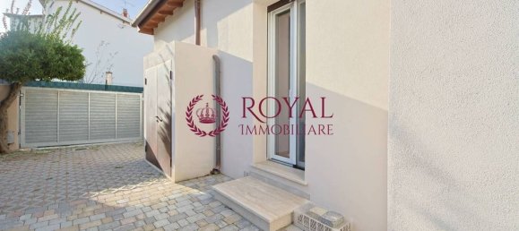 4 bedrooms Villa in Livorno, Italy No. 76374 41