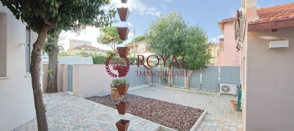 4 bedrooms Villa in Livorno, Italy No. 76374 5