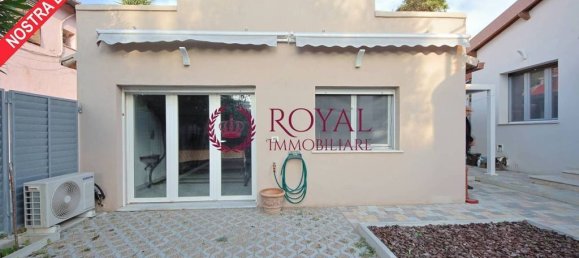 4 bedrooms Villa in Livorno, Italy No. 76374 3