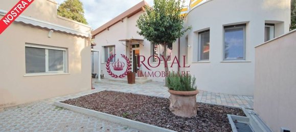 4 bedrooms Villa in Livorno, Italy No. 76374 2