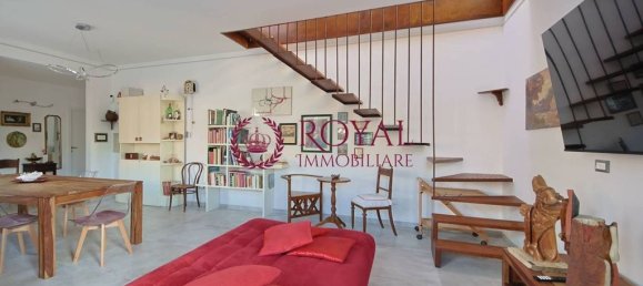 4 bedrooms Villa in Livorno, Italy No. 76374 9