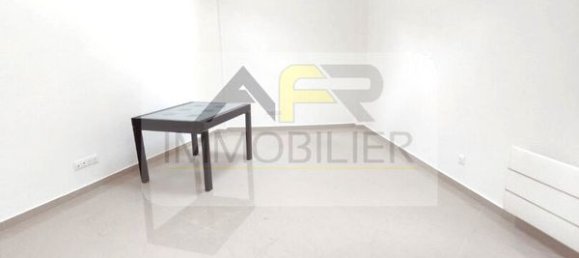 2 bedrooms Apartment in Houilles, France No. 184448 10