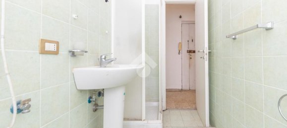 1 bedroom Apartment in Rome, Italy No. 8719 12